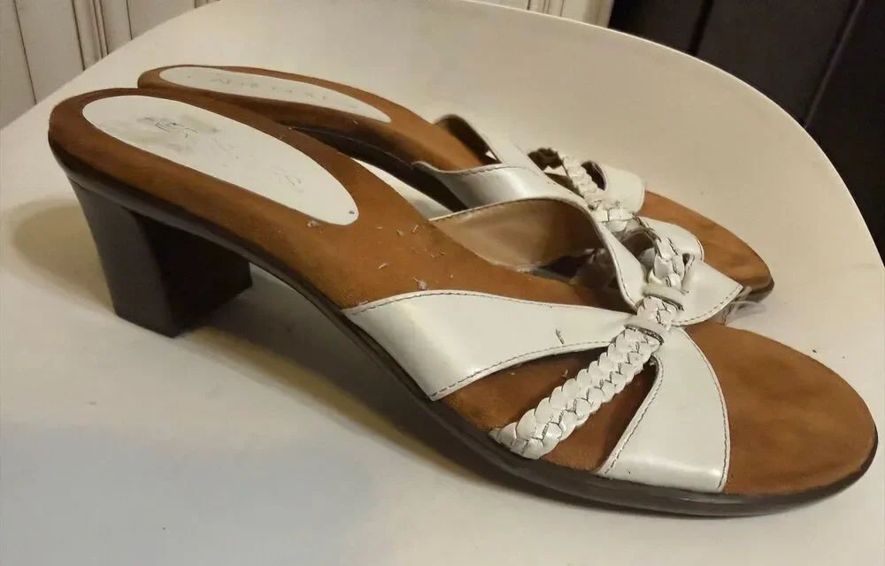 Aerosoles Women's Block Heel Slip On Comfort Slide Sandals White Size 8